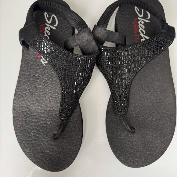 Skechers Black Rhinestone Yoga Foam Sandals Size 7 - Picture 1 of 4